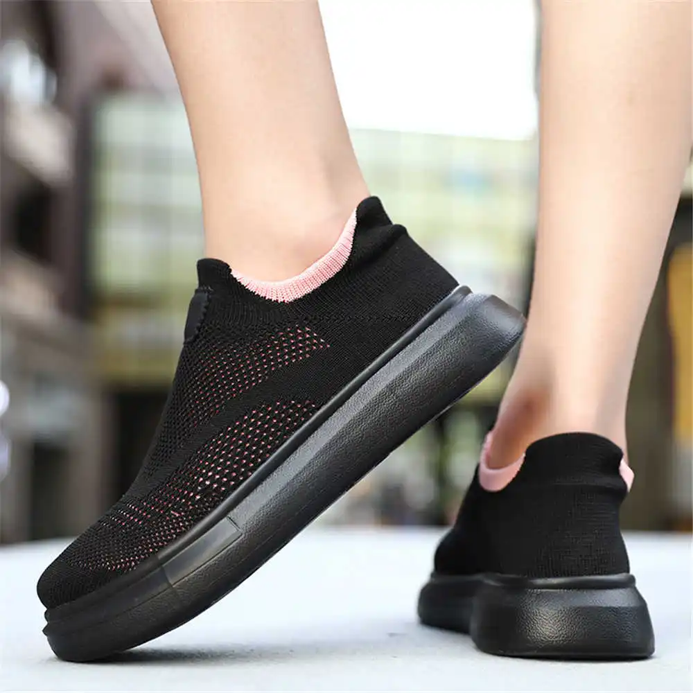 Badminton News - Plattform Strümpfe braune Schuhe für Frau